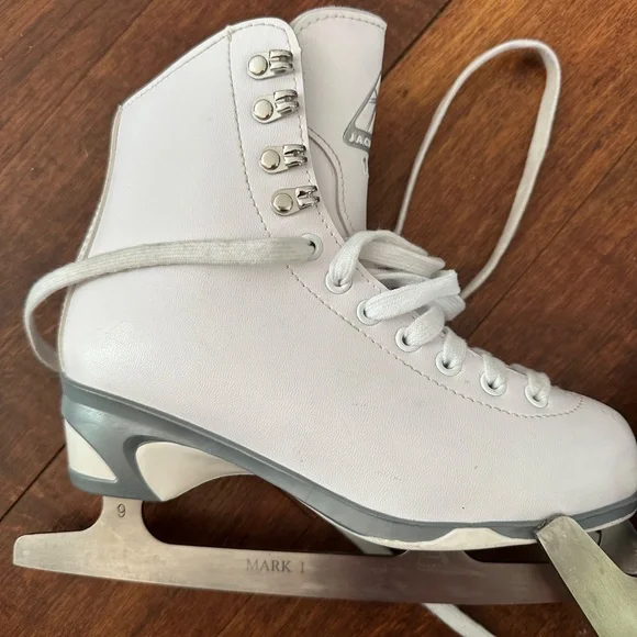 Jackson 150 Figure Skates - Picture 4 of 6